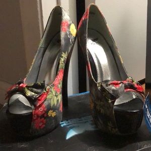 Floral Pumps